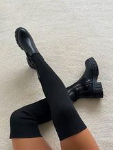 Gestrickte Overknee-Stiefel